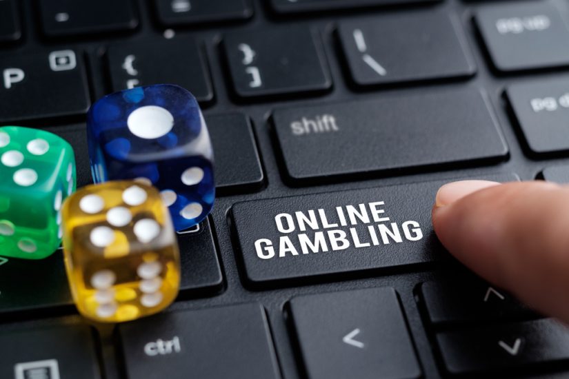 Your Favourite Gambling Enterprise Gamings in Your Pocket with QueenWin Mobile Application